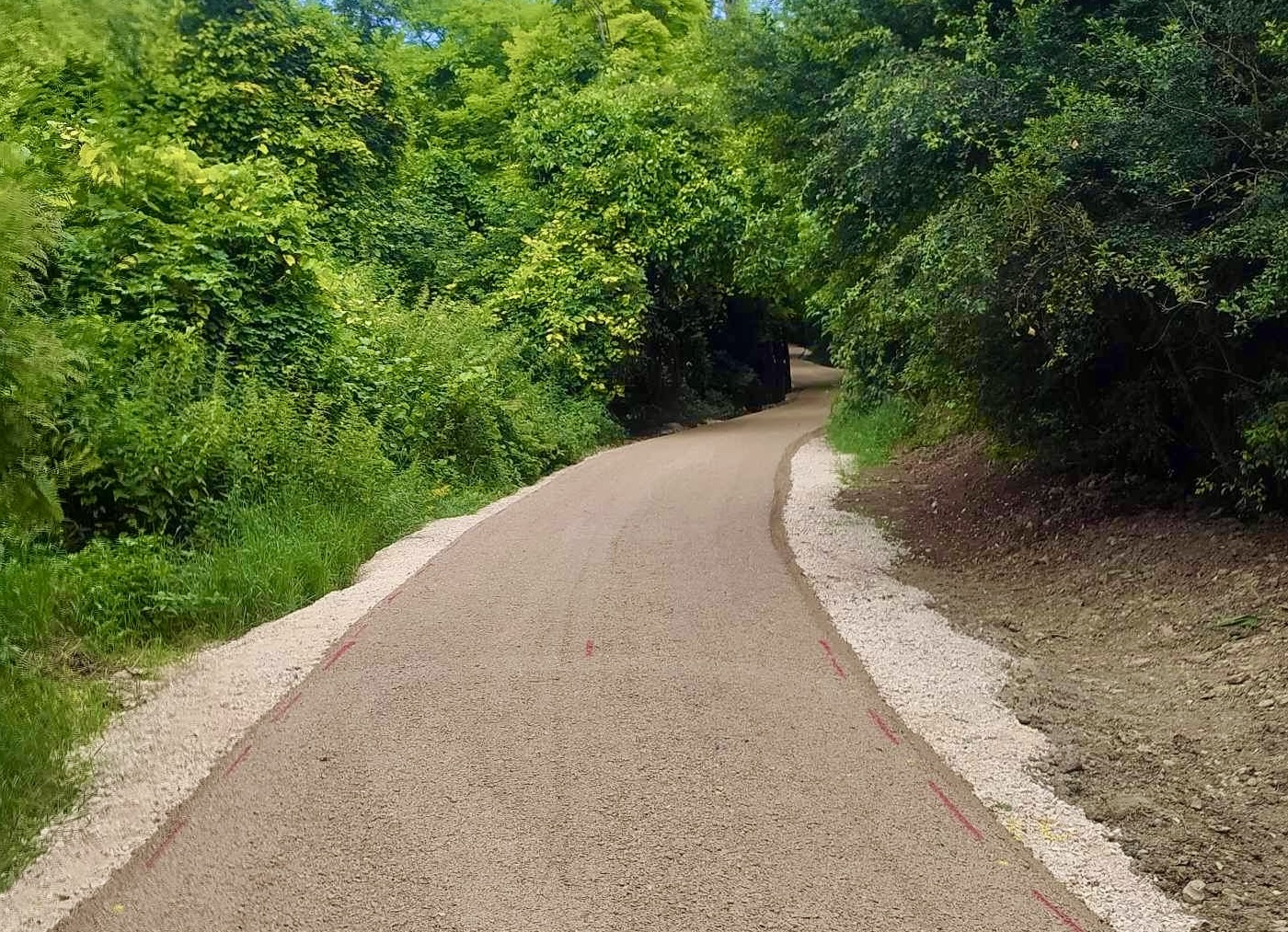 Murva- és martaszfalt finisher általi bedolgozás - UZ-Trans